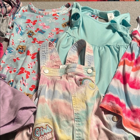 Size 4/5 17pc. Colorful Kids Clothing Bundle - Picture 2 of 4